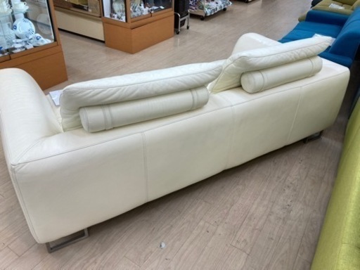 IDCの2人掛けソファー《ホワイト》のご紹介です！