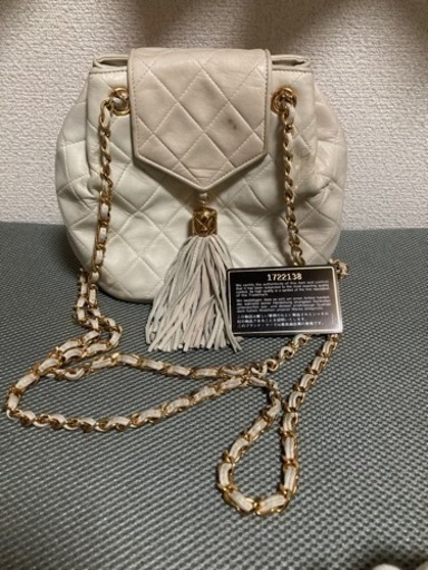 シャネル　チェーンバッグ　フリンジ　ホワイト