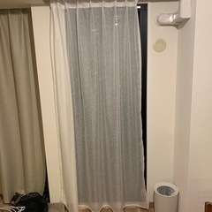 レースカーテン一枚