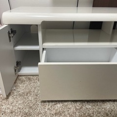 テレビ台　収納たっぷりの画像