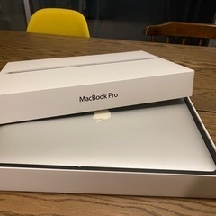 Apple MacBook Pro (Mid 2012 15インチ Retina ディスプレイ MC975J/A) / macOS Catalina (10.15.7) / 2.3 GHz Quad Core i7 / メモリーは8GB / Webカメラ / Bluetooth / 無線LAN / バッテリーは正常