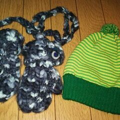 ブーフーウー 子供用 カエル ニット帽 ミトンの画像