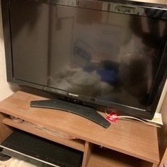 シャープ32型液晶テレビ、テレビ台付き5000円