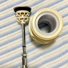 LIXIL(リクシル)INAX 洗面 化粧台排水栓❗️の画像