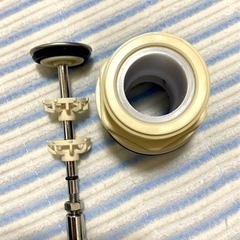 LIXIL(リクシル)INAX 洗面 化粧台排水栓❗️の画像