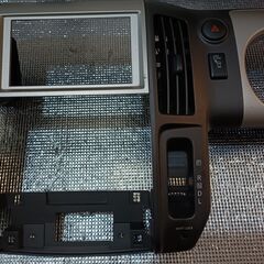 日産　セレナC25　純正センターパネルの画像