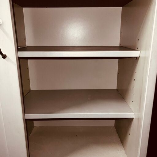 ①11395　 2枚扉フック付き食器棚  ?2月4～5日大阪市～神戸・西宮・伊丹方面配送無料！?