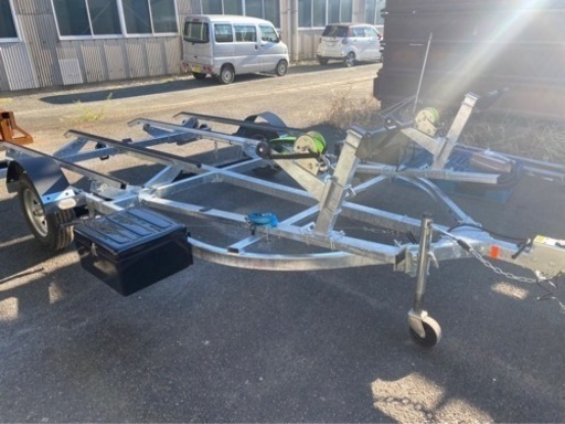 二艇積みトレーラー