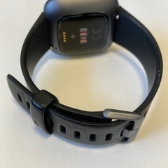 Fitbit Versa2 スマートウォッチ 1年半使用 本体は傷なしの画像