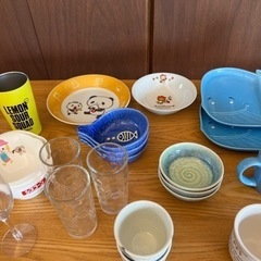 無料！取りに来てくれる人限定　食器類の画像