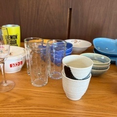 無料！取りに来てくれる人限定　食器類の画像