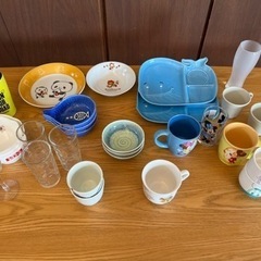 無料！取りに来てくれる人限定　食器類の画像