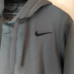 ナイキのパーカーLsizeの画像