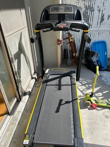 LIVESTRONG トレッドミル