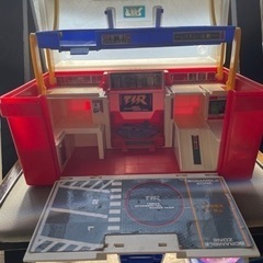 トミカ レッドボックスの画像