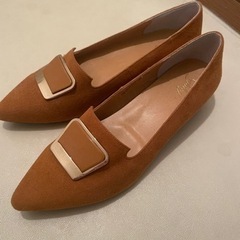未使用　アカクラ　パンプス24.0 フラット　スエード