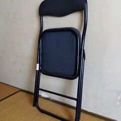 折り畳み式パイプ椅子（黒）の画像