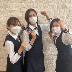 お客様へお茶やおしぼりを出したり、食事の配膳のお仕事ですの画像
