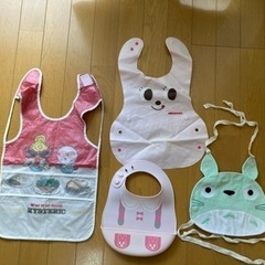 【ブランド多数】ベビーお食事用エプロン＋離乳食の本など　　スタイ  ヒスミニ　ミキハウスの画像