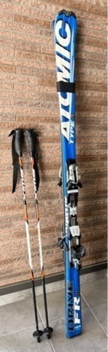 スキー板、ステック、靴、手袋、眼鏡（無料)