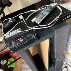 SHARP Blu-rayレコーダーとスピーカー付きテレビ台