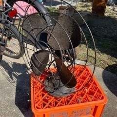 レトロ扇風機の画像