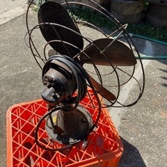 レトロ扇風機の画像
