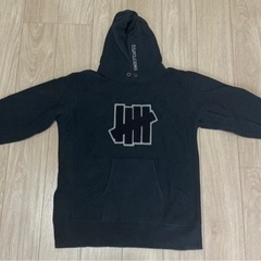 UNDEFEATED×Champion　コラボパーカー