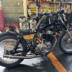 YAMAHA SR400 カスタム多数の画像