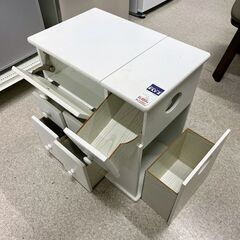 ミニドレッサー 白の画像