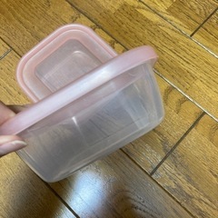 シロップボトル？とタッパー2つセットの画像