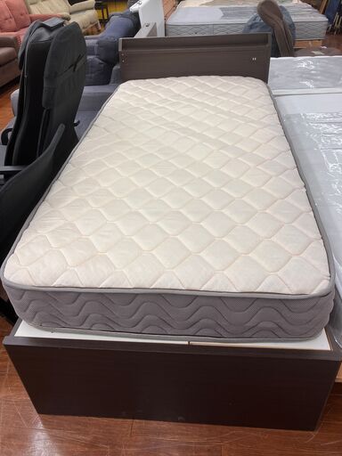 値下げしました!!】NITORI シングルベッド 収納付き コンセント付