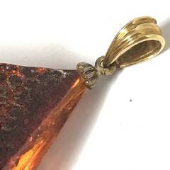 🔷🔶🔷ut4/72　琥珀 トップ アンバー ペンダント 金具K18　重さ11ｇ イエローゴールド ペンダントトップ　ネックレス　アクセサリー※本物保証🔷🔶🔷の画像