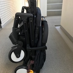 newoxベビーカー（黒）軽量　7ヶ月〜3歳の画像