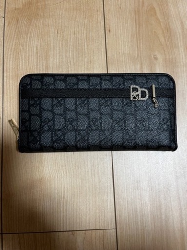 Pinky&dianne パドロック ラウンドファスナー長財布