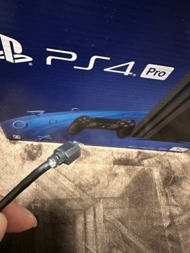 PS4 PROの最新版CHU7200B 1TB ソフト付き