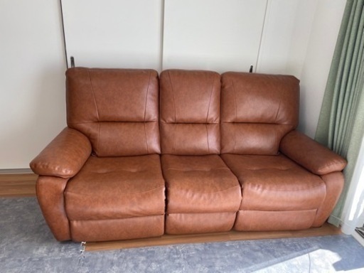 関家具　電動リクライニングソファ　3人掛け　真ん中サイドテーブル　両側スイッチ　良品　ニトリ