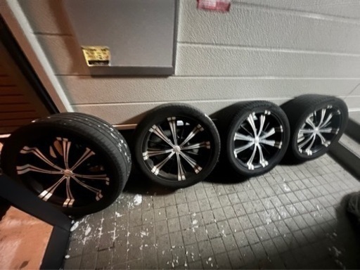 215系サーフ　ホイール付タイヤ