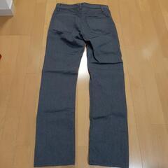 【ほぼ新品】グレーのジーンズの画像
