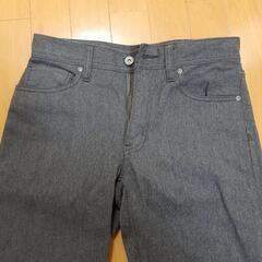 【ほぼ新品】グレーのジーンズの画像