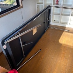 ITOKI折りたたみ式テーブルの画像