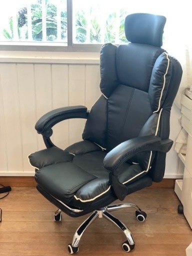 【取引中】ハイバック　オットマン付きゲーミングチェア