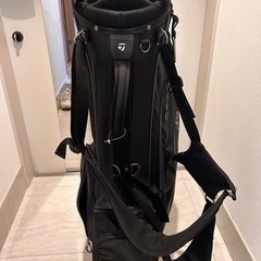 ゴルフ　キャディバック　テーラーメイド　黒の画像