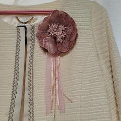 値下げピンクコサージュ【※スーツは含みません】卒業式、入学式にいかがですか？の画像