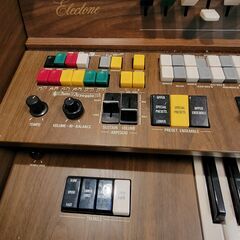 ヤマハ　エレクトーン 椅子付きの画像