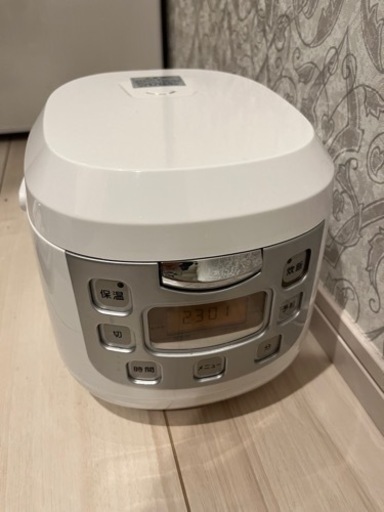 小型炊飯器(ヘラ、計量カップ含め)