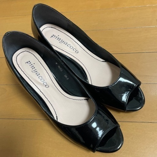 パンプス　24.5cm エナメル　オープントゥ　ほぼ新品