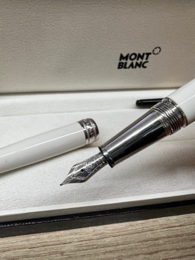 青葉台駅前まで引き取りに来ていただける方、ご連絡いただけますでしょうか。万年筆（モンブラン）
