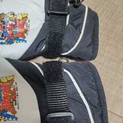 スノーグローブ　雪遊び　ベビー　キッズ　子供手袋　もこもこの画像