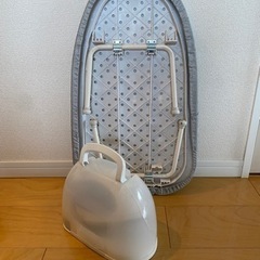 TOSHIBA アイロンとアイロン台セットの画像